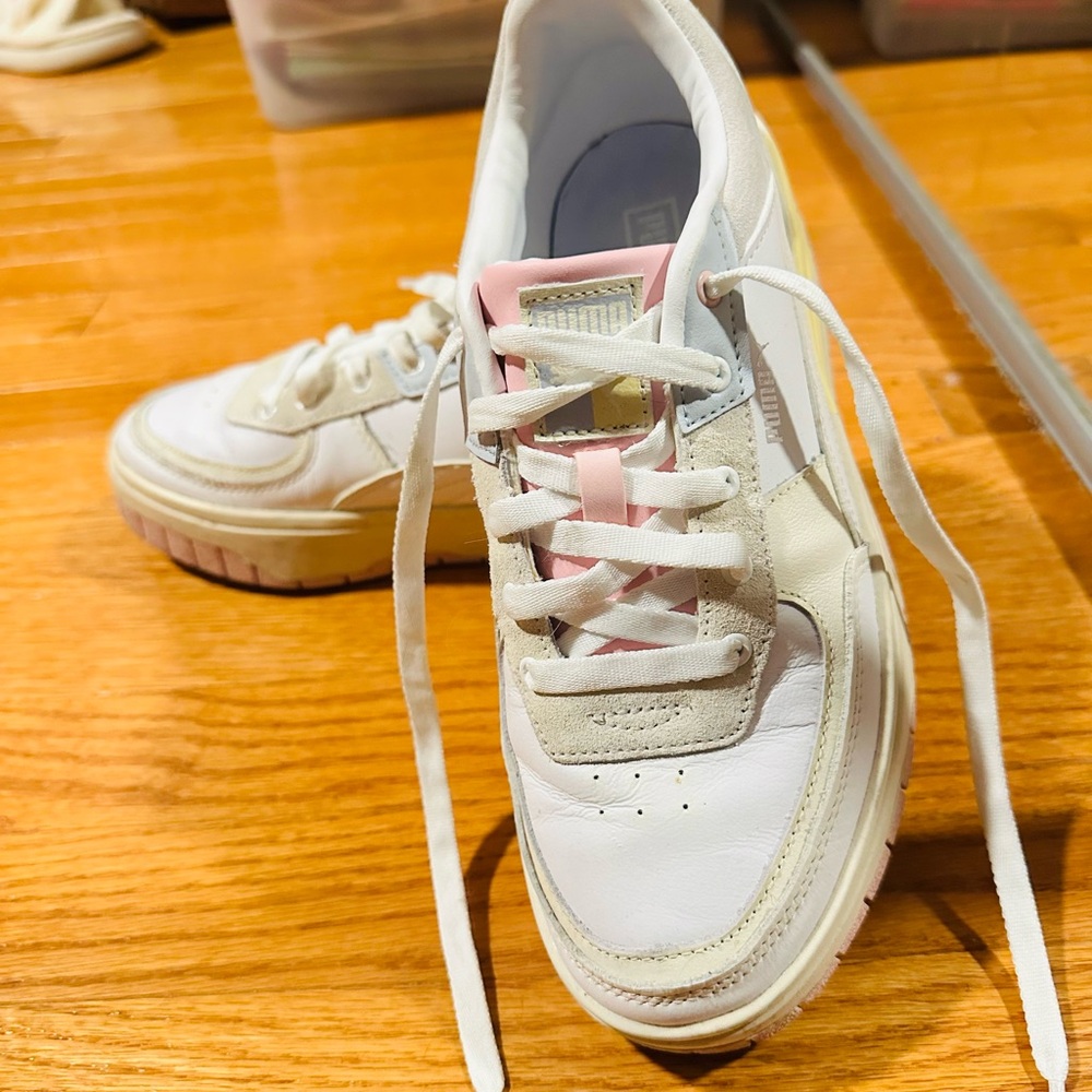 Puma Women's White and Light Pink Sneakers